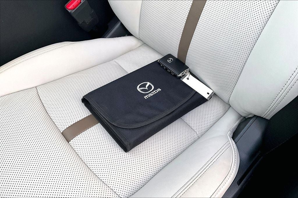 Used 2025 MAZDA CX-90 Plug-In Hybrid w/ Premium Plus image 11