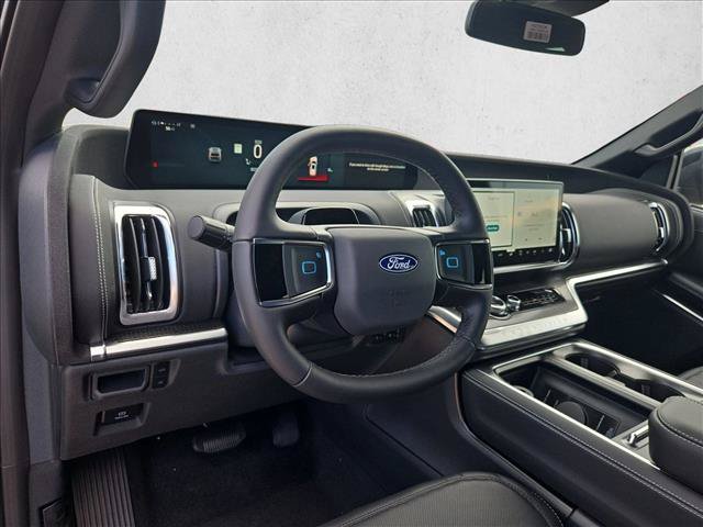 New 2027 Ford Expedition Platinum w/ Stealth Appearance Package RWD image 3