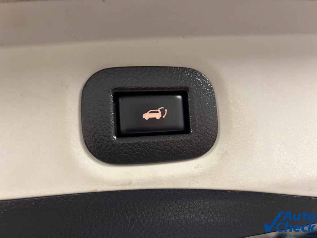 Used 2018 Nissan Rogue SV AWD/4WD image 40