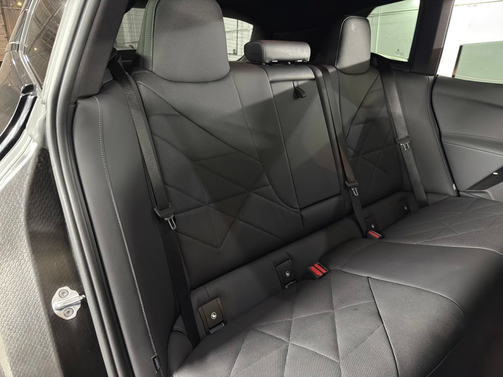 Used 2023 BMW iX xDrive50 w/ Sport Package AWD/4WD image 23