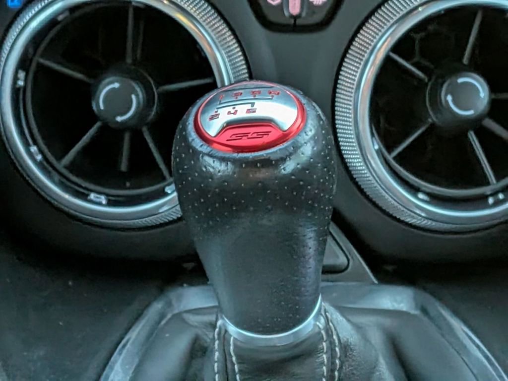 Used 2020 Chevrolet Camaro SS image 28