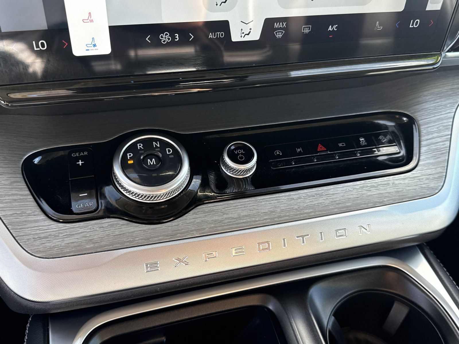 Certified 2025 Ford Expedition Platinum AWD/4WD image 37