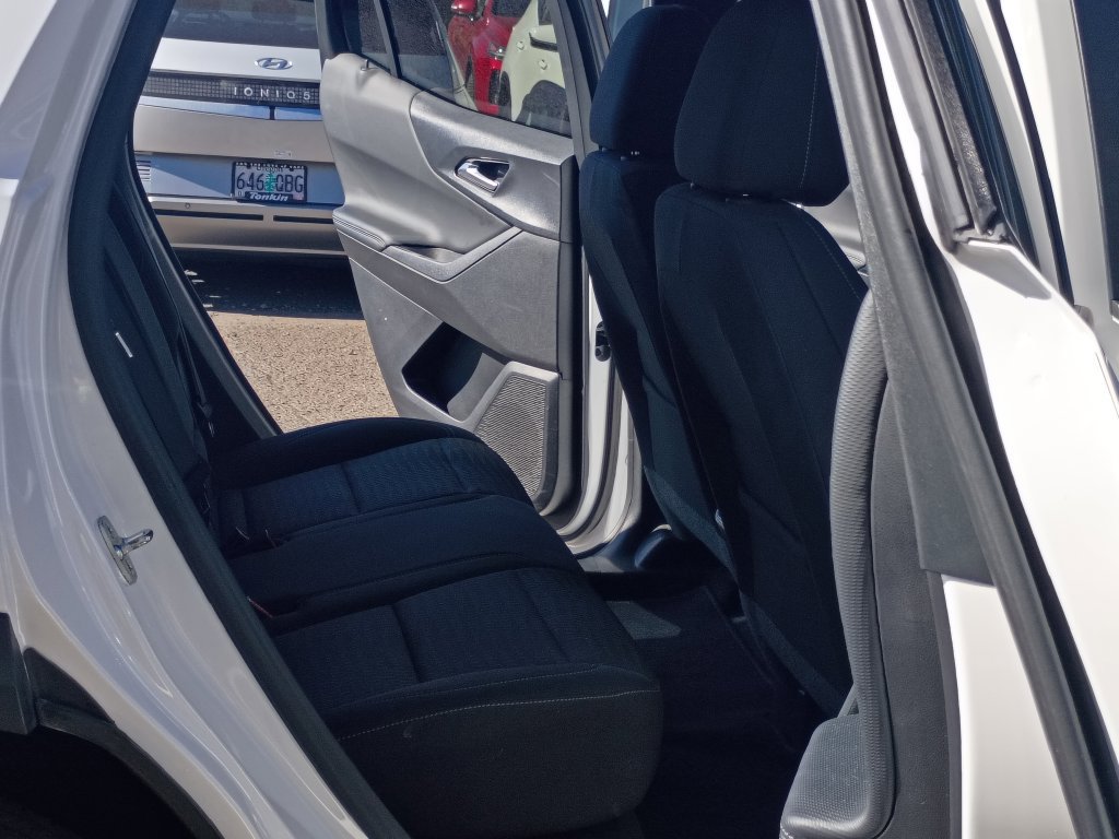 Used 2026 Chevrolet Equinox LT AWD/4WD image 19