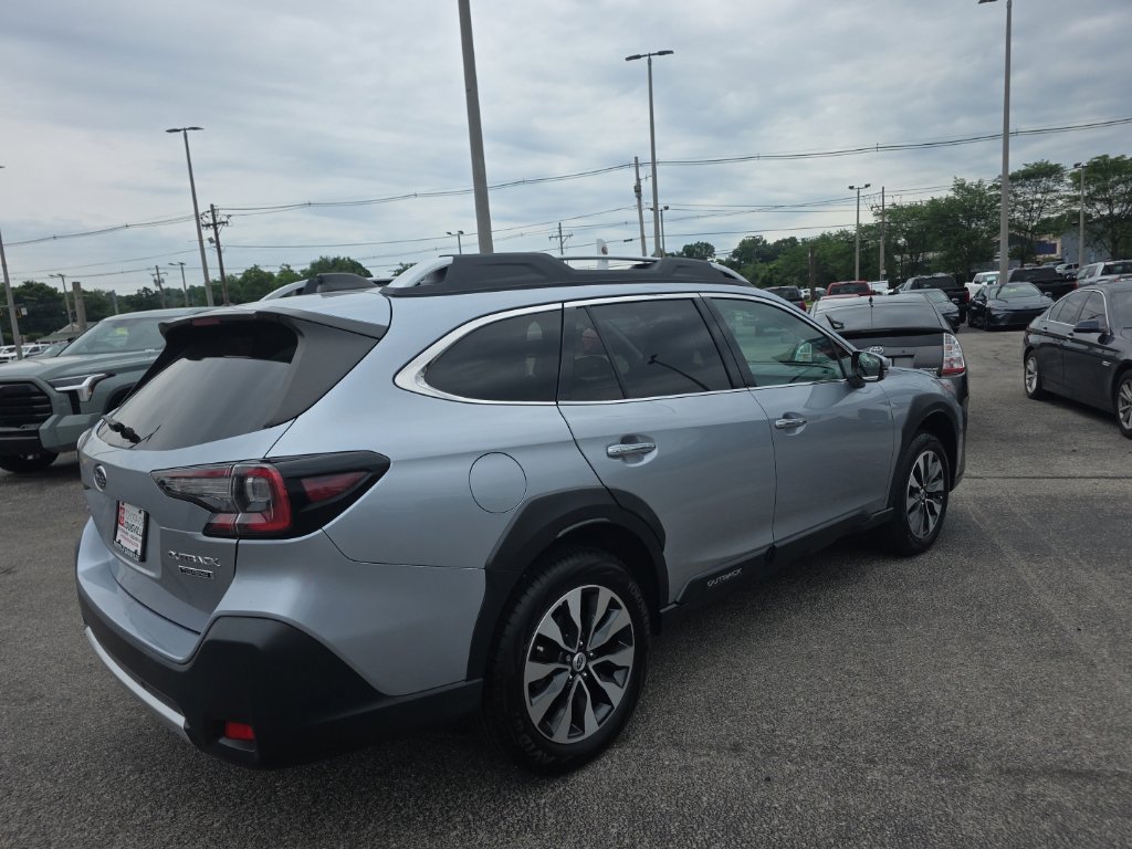 Used 2023 Subaru Outback Touring AWD/4WD image 5