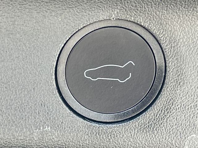 Used 2023 Tesla Model Y Long Range AWD/4WD image 25