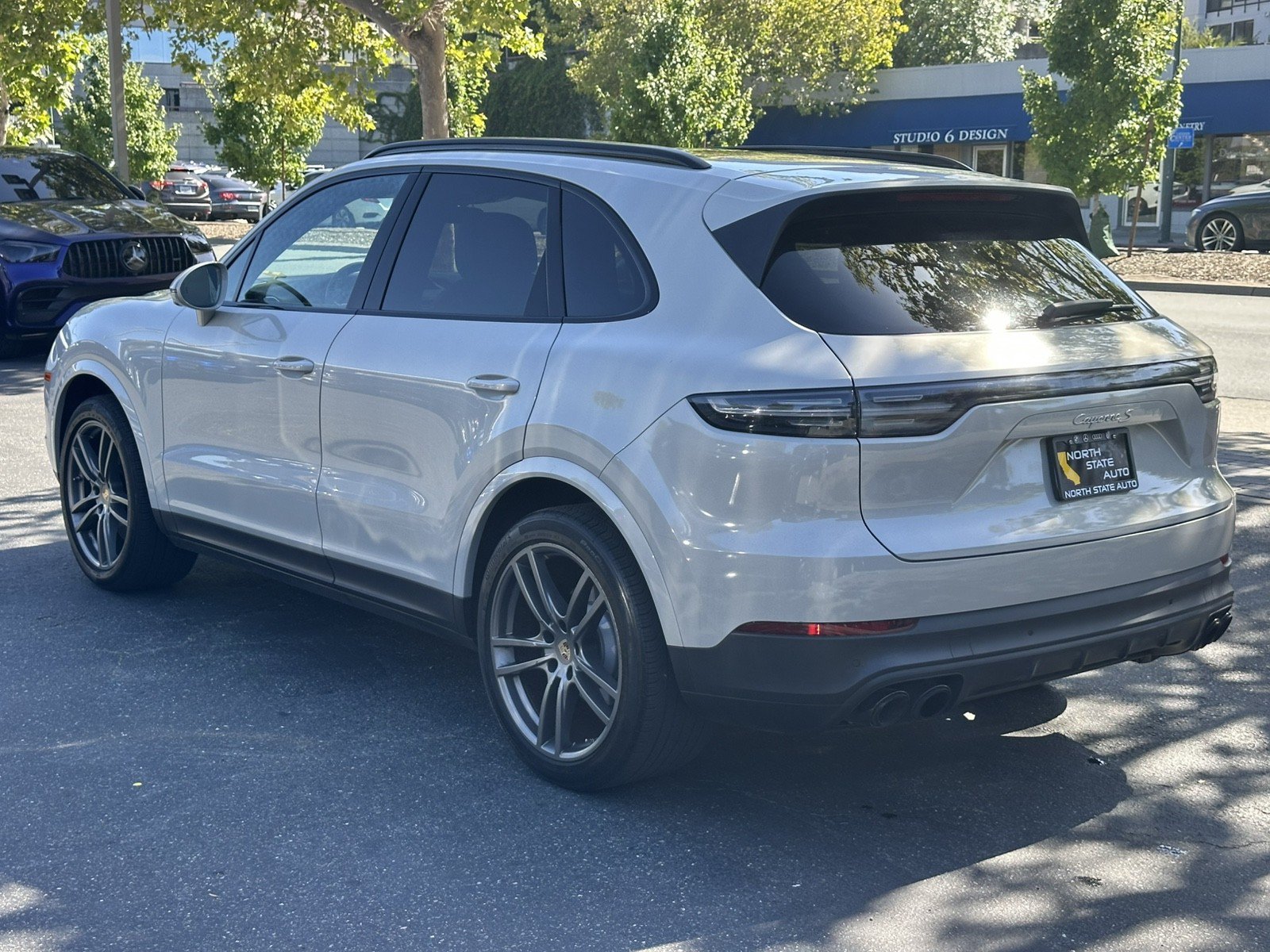 Used 2023 Porsche Cayenne S AWD/4WD image 11