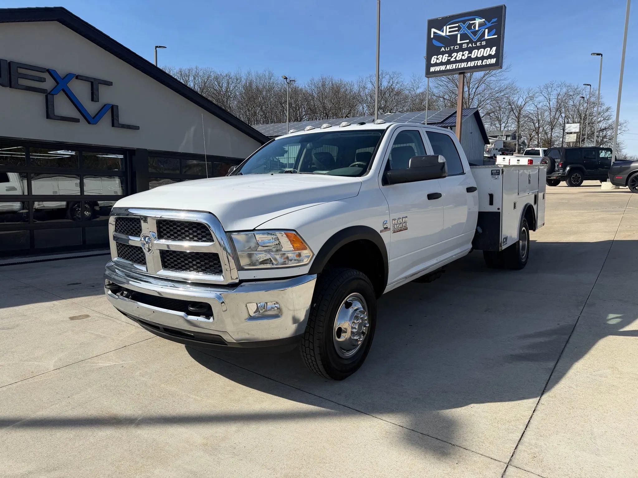 Used 2018 RAM 3500 Tradesman w/ Chrome Appearance Group AWD/4WD image 5