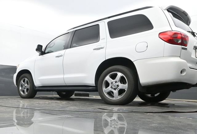 Used 2013 Toyota Sequoia SR5 w/ Sport Appearance Pkg image 10