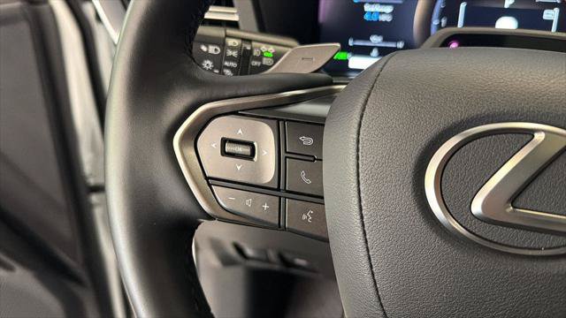Used 2024 Lexus GX 550 w/ Accessory Package (2T) AWD/4WD image 36
