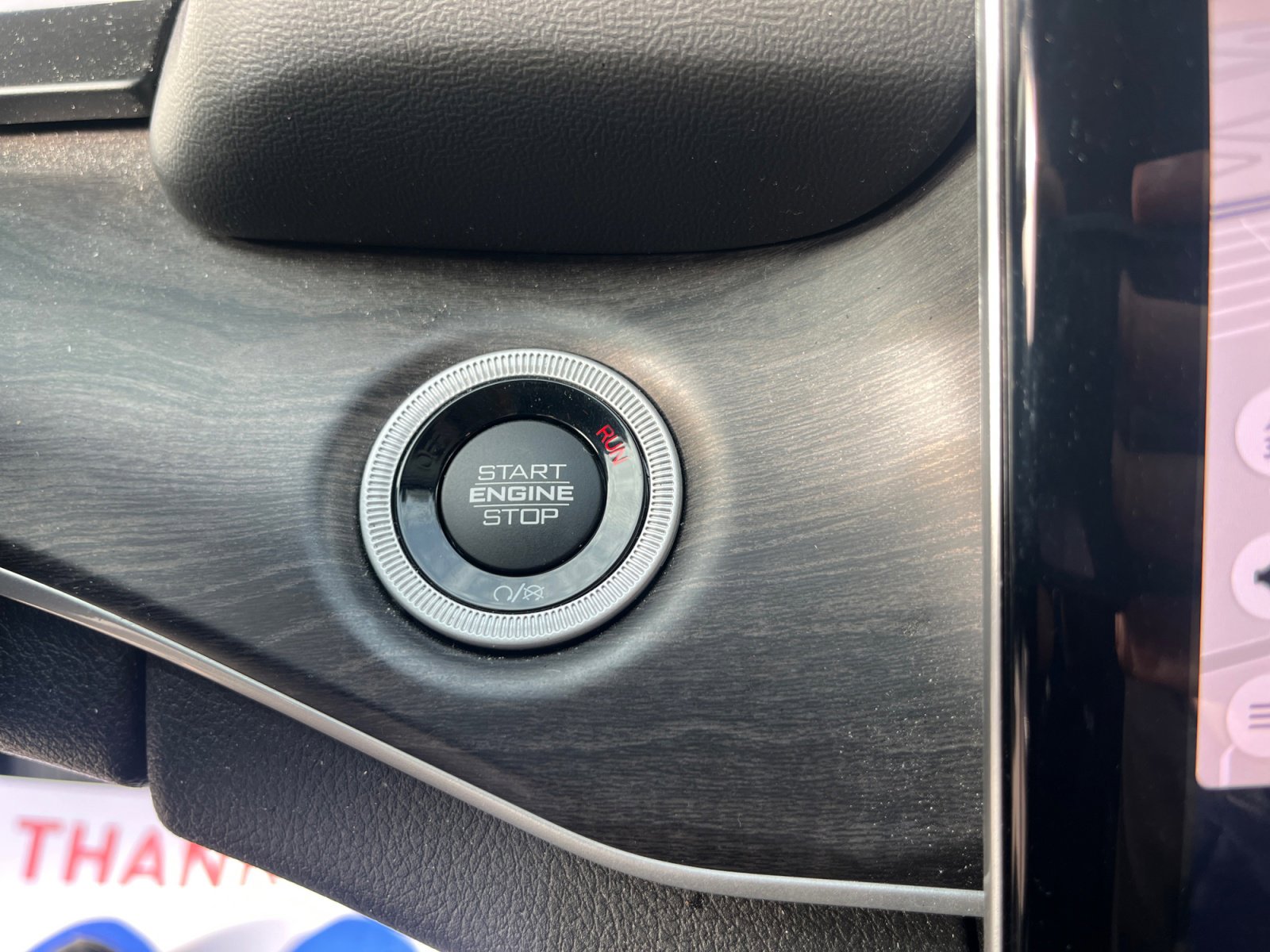 Certified 2024 Jeep Grand Cherokee Limited image 30