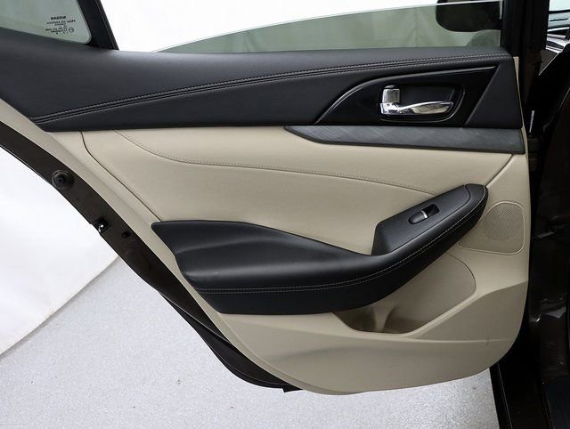 Used 2016 Nissan Maxima 3.5 SV image 25