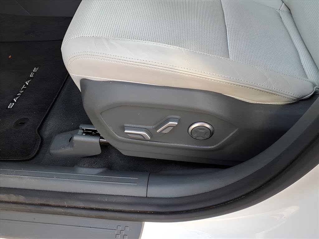 Used 2024 Hyundai Santa Fe Limited image 12