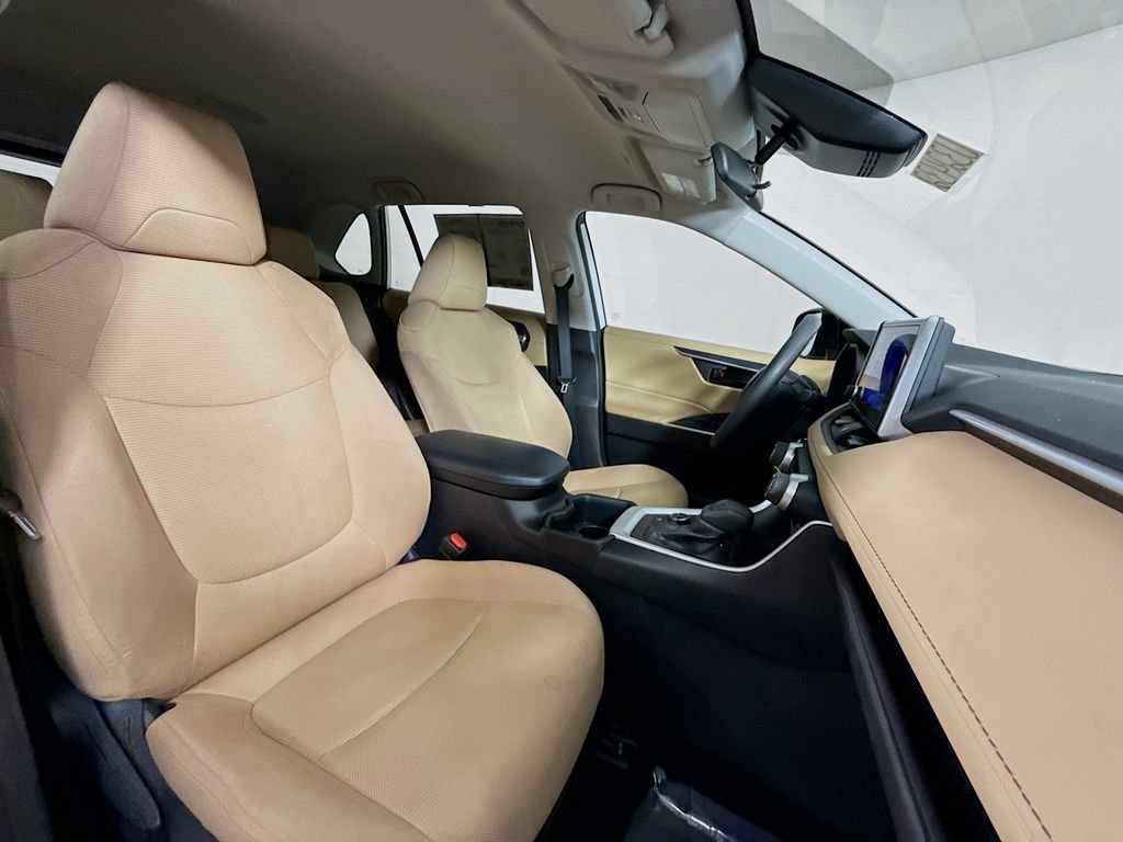 Certified 2024 Toyota RAV4 LE image 27
