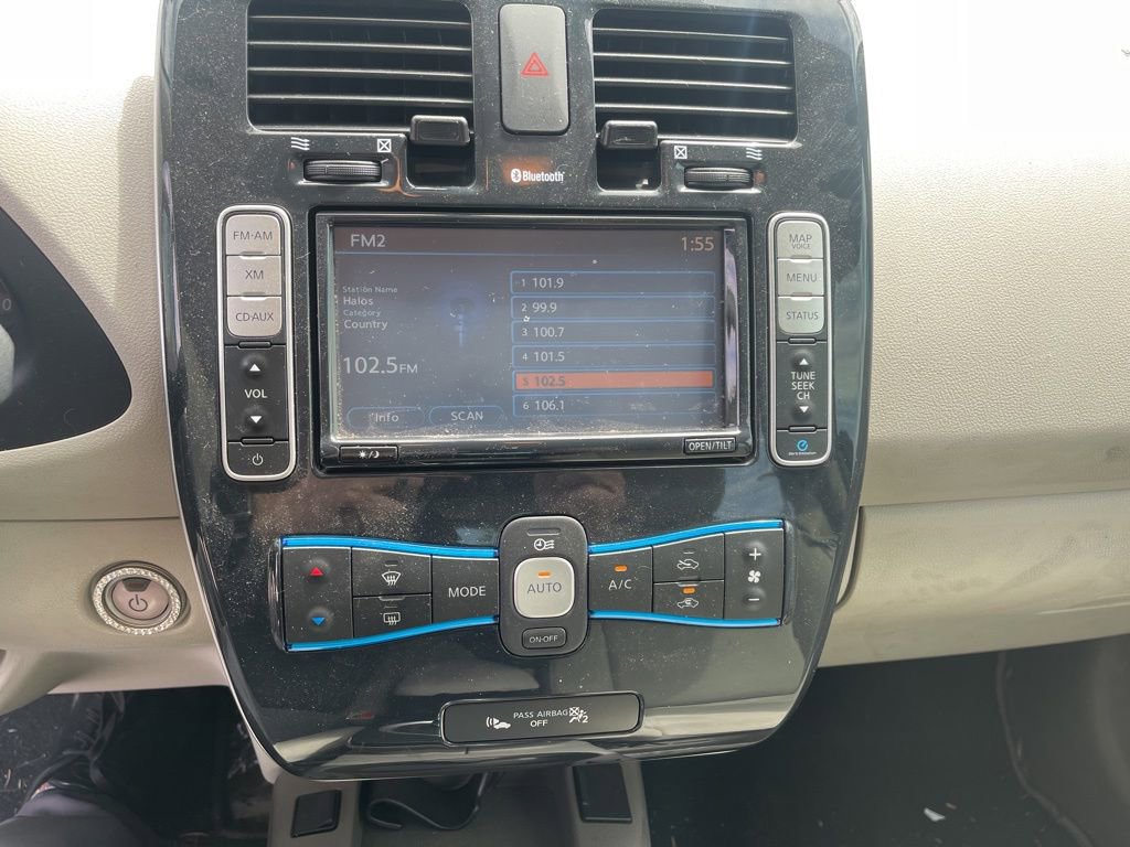 Used 2012 Nissan Leaf SL FWD image 13