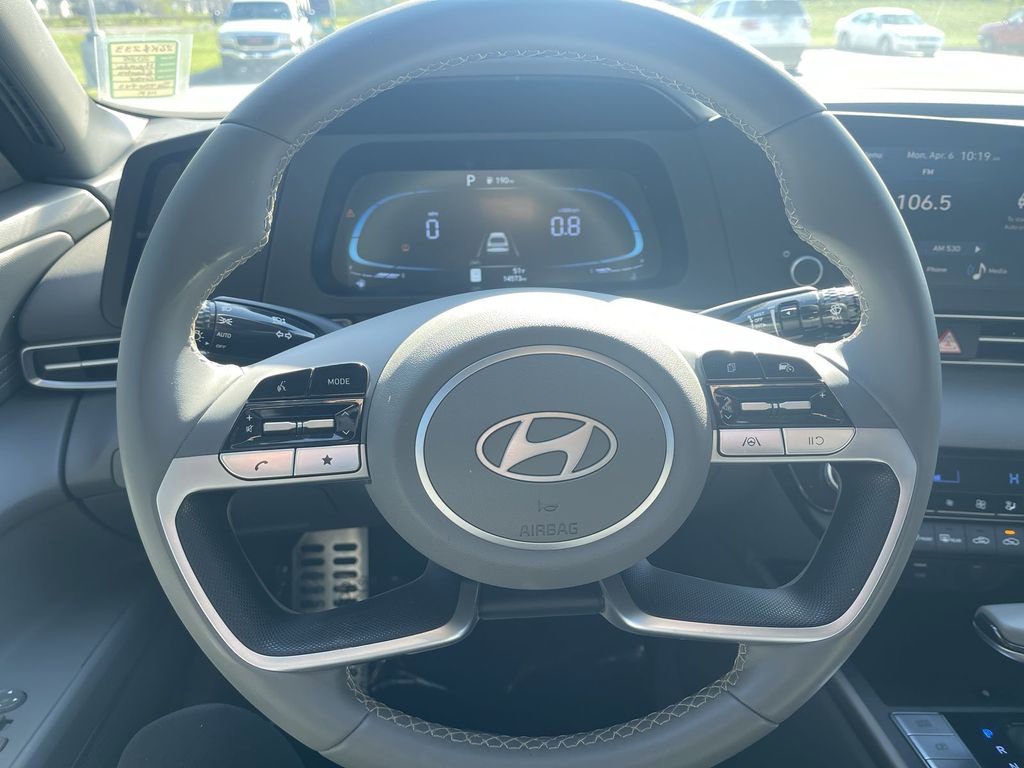 Used 2025 Hyundai Elantra Sport image 7