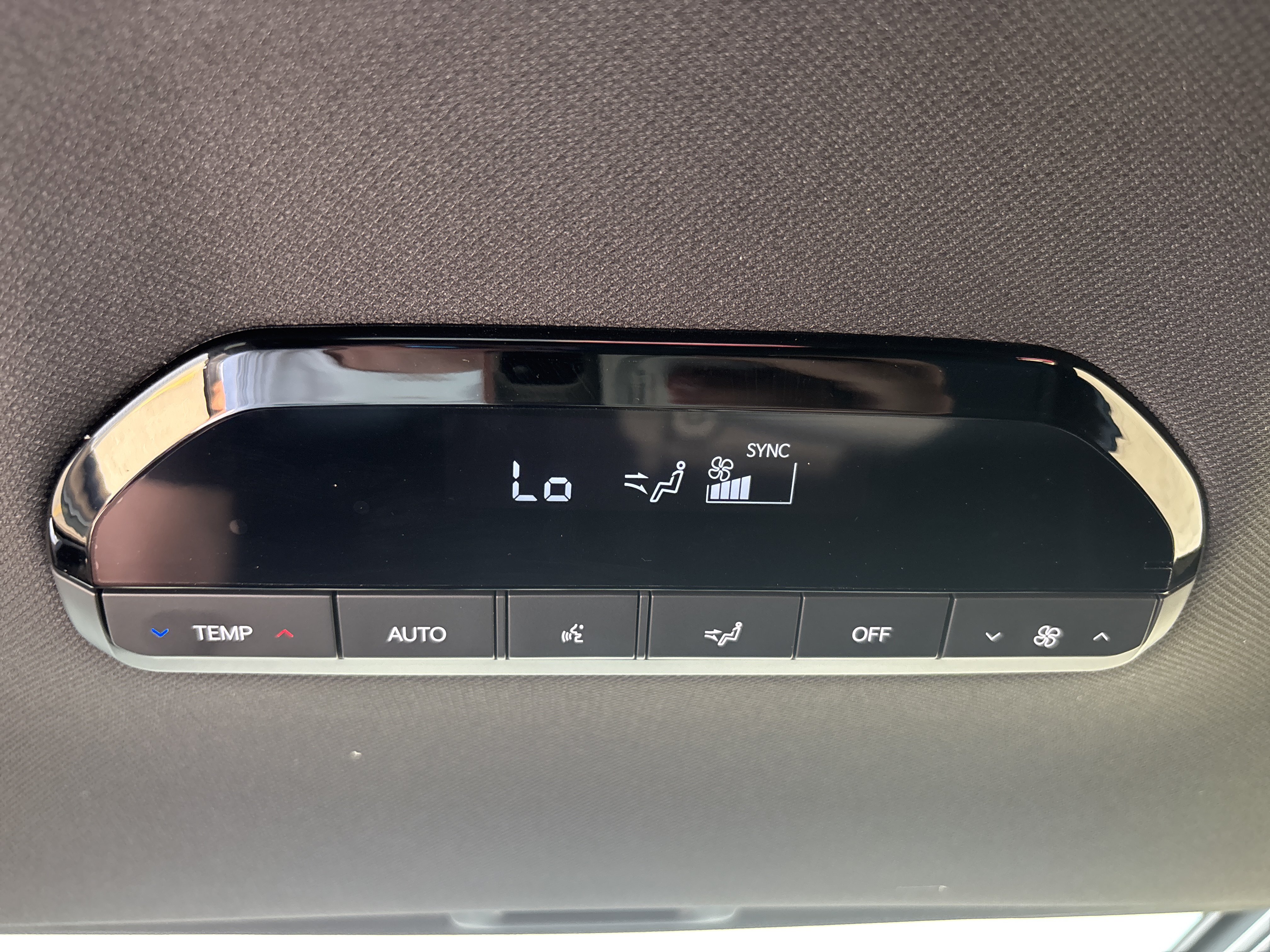 Used 2027 Kia Telluride S w/ Towing Package AWD/4WD image 16