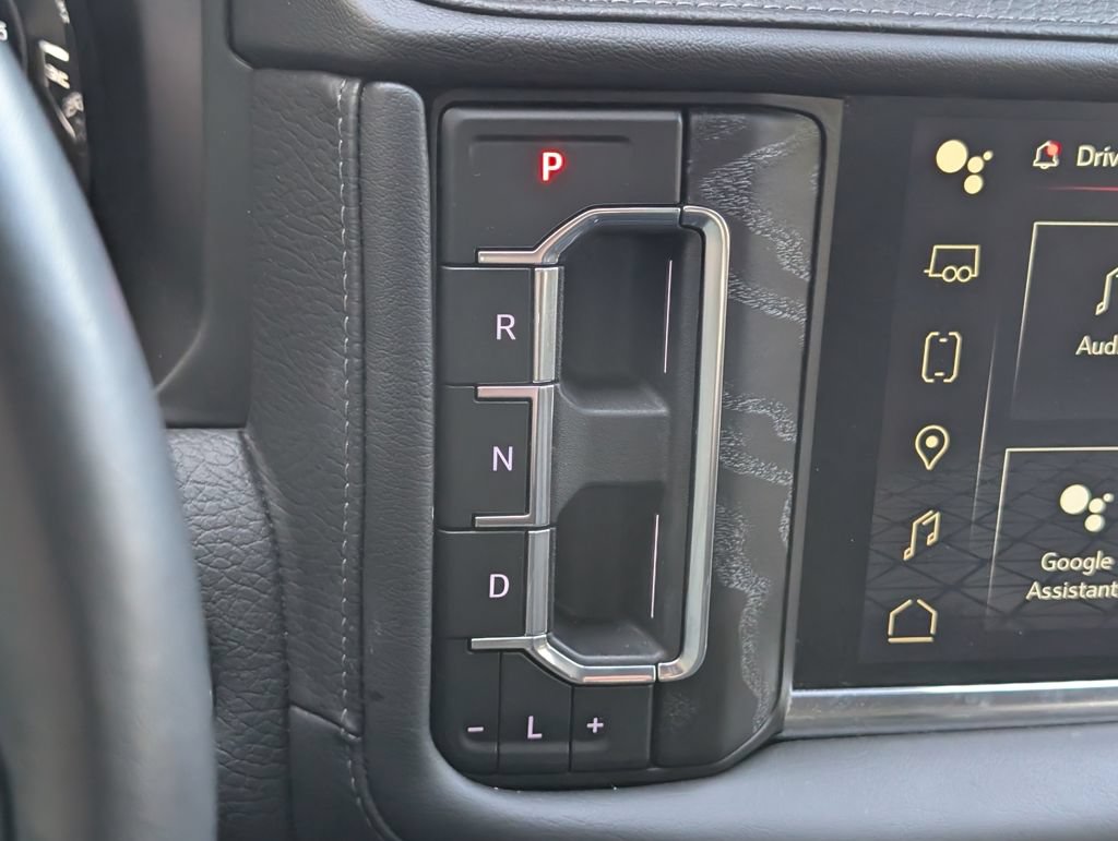 Used 2023 GMC Yukon Denali w/ Advanced Technology Package AWD/4WD image 13