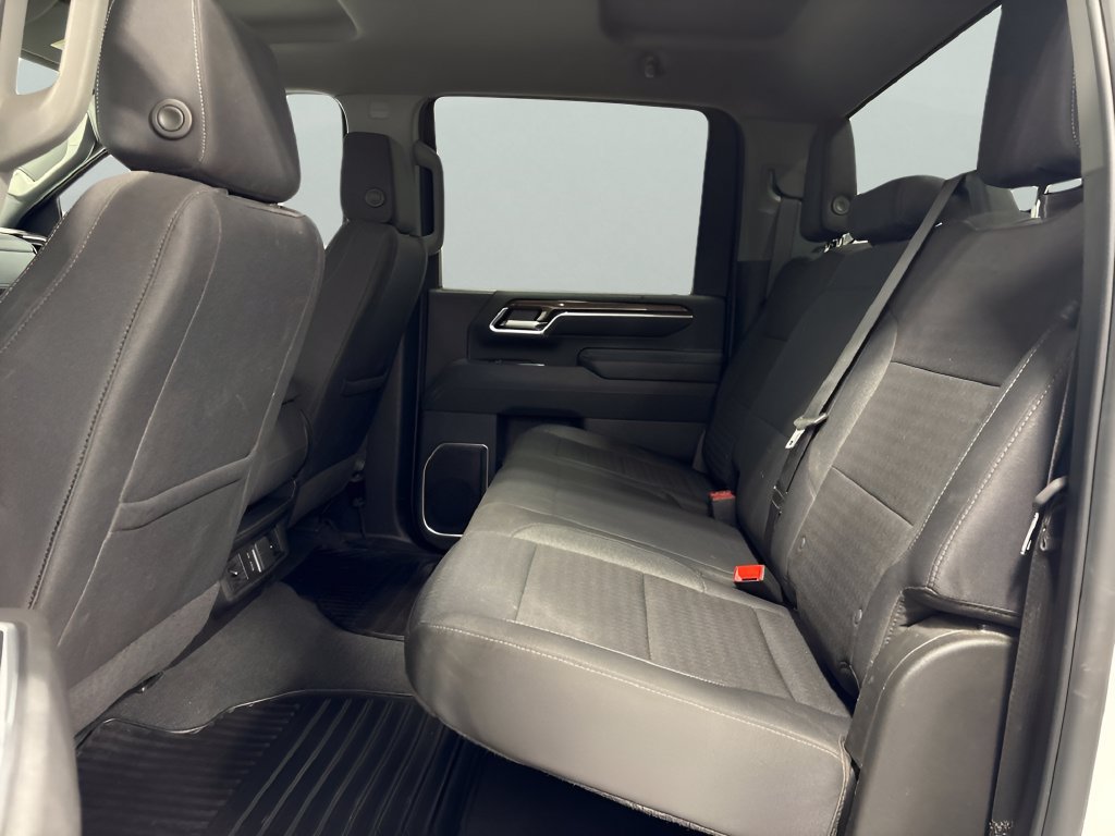 Used 2025 Chevrolet Silverado 2500 LT w/ Convenience Package AWD/4WD image 9