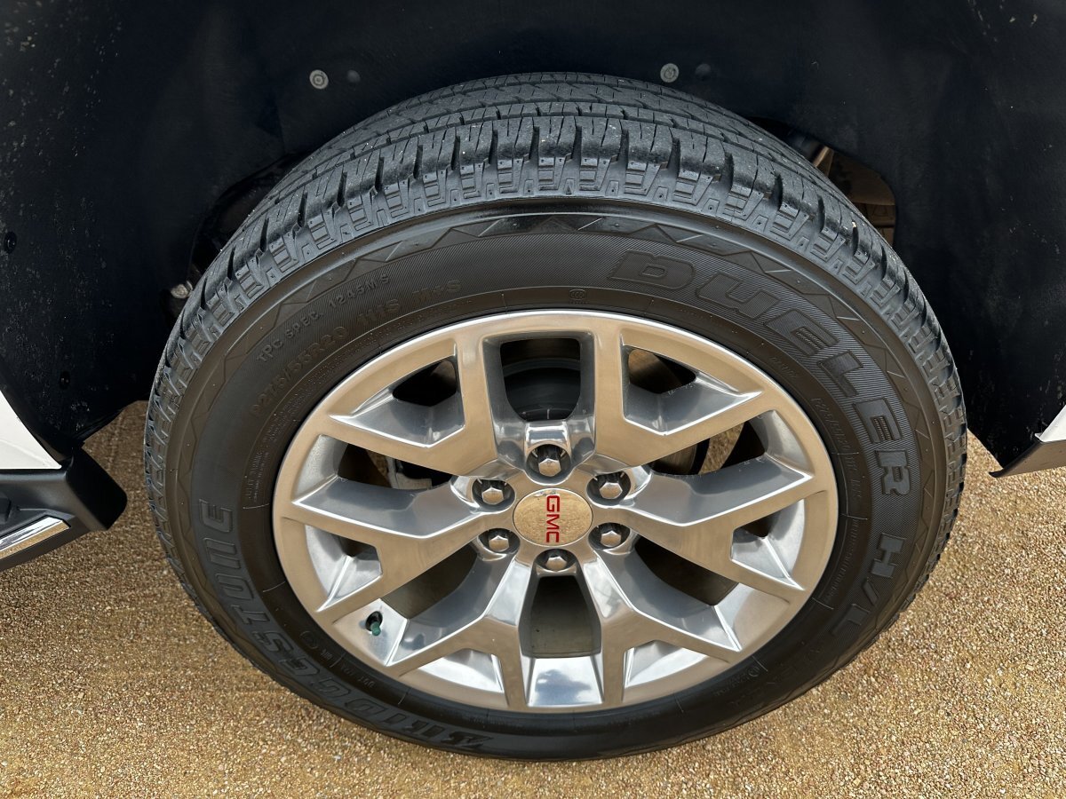 Used 2018 GMC Yukon SLT w/ Open Road Package image 11