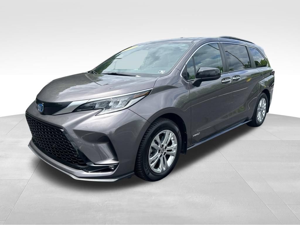 Certified 2021 Toyota Sienna XSE w/ XSE Plus Package AWD/4WD image 1