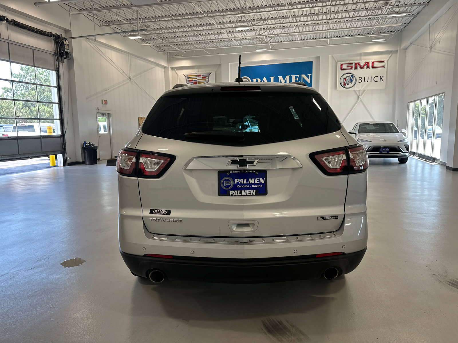 Used 2017 Chevrolet Traverse Premier FWD image 7