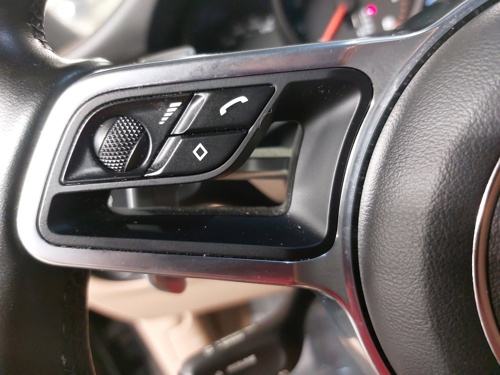 Used 2019 Porsche Macan AWD/4WD image 19