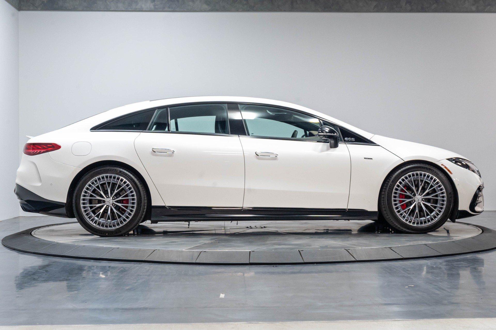 Used 2023 Mercedes-Benz EQS AMG 4MATIC w/ Trim Level Package image 27