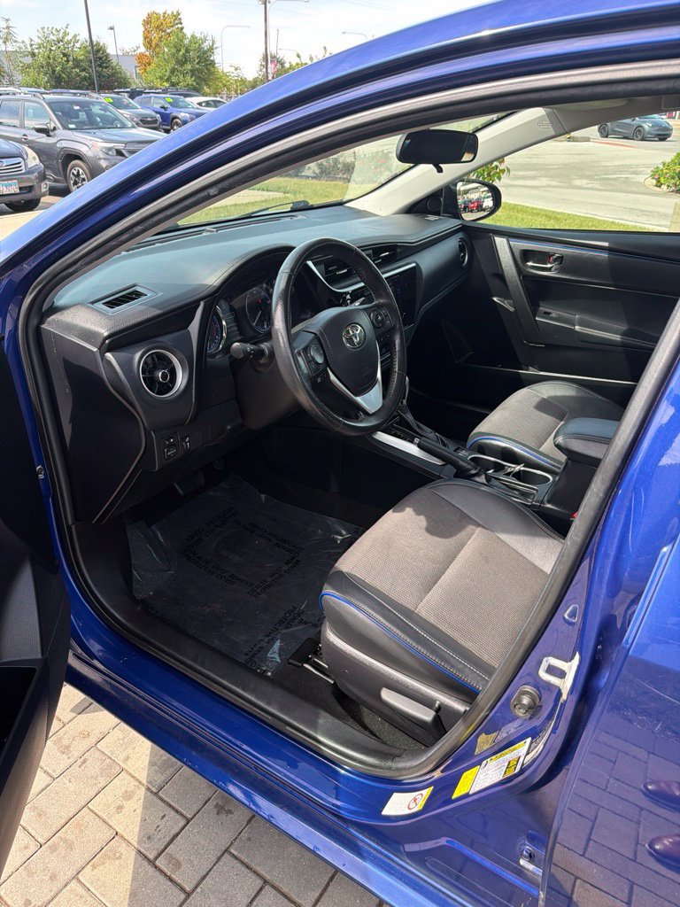 Used 2018 Toyota Corolla SE w/ SE Premium Package FWD image 19
