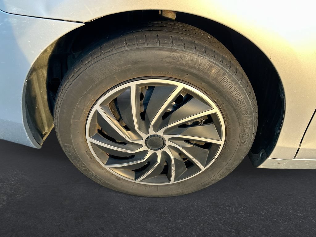 Used 2011 Toyota Camry LE FWD image 10