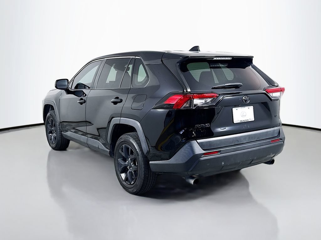 Used 2022 Toyota RAV4 LE FWD image 7