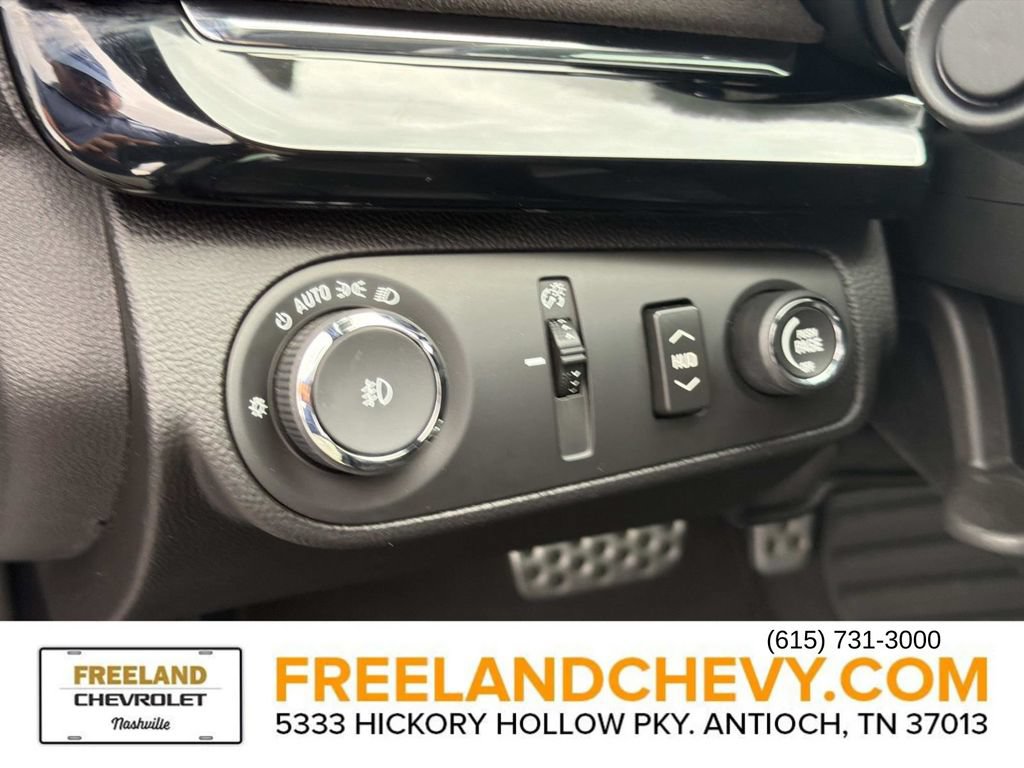 Used 2015 Chevrolet SS RWD image 27