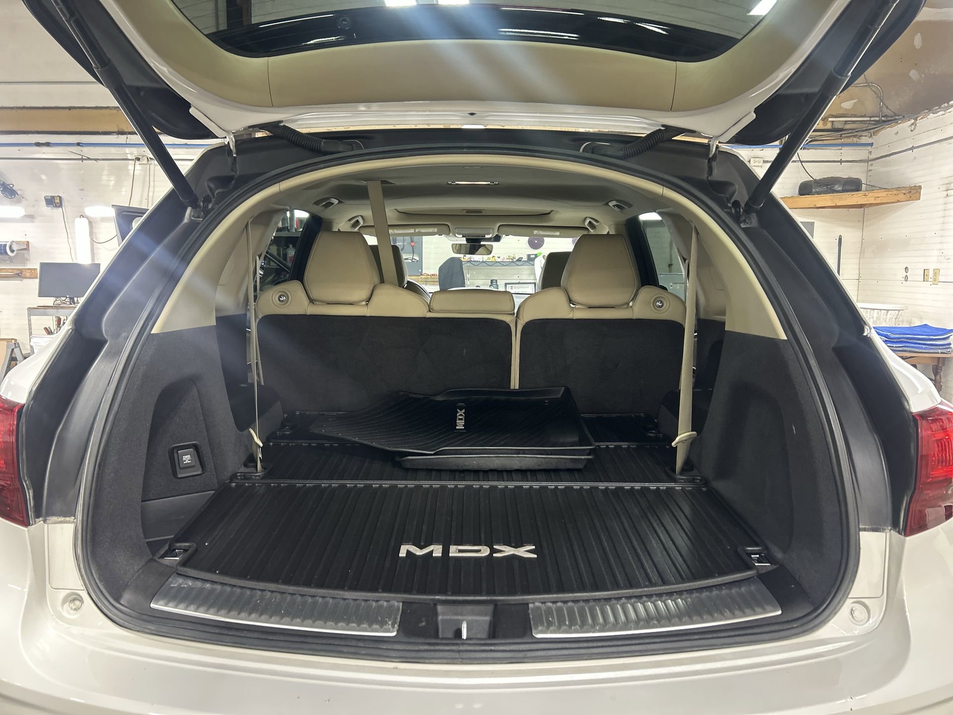 Used 2020 Acura MDX SH-AWD image 27