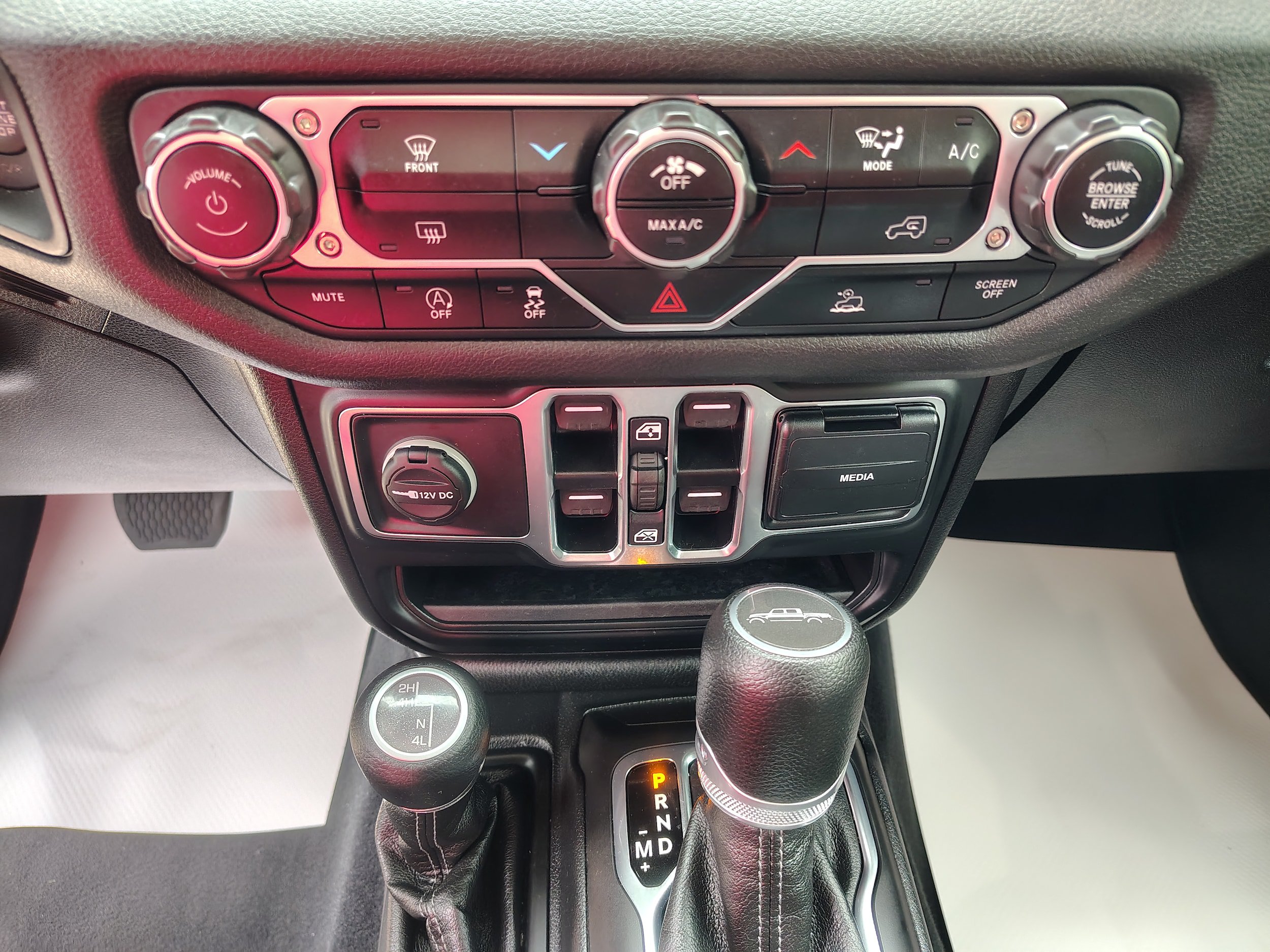 Used 2024 Jeep Gladiator Sport AWD/4WD image 28