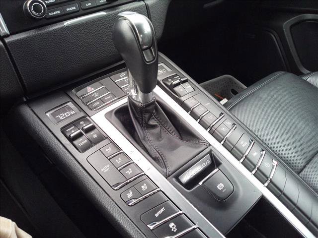 Used 2017 Porsche Macan AWD/4WD image 19