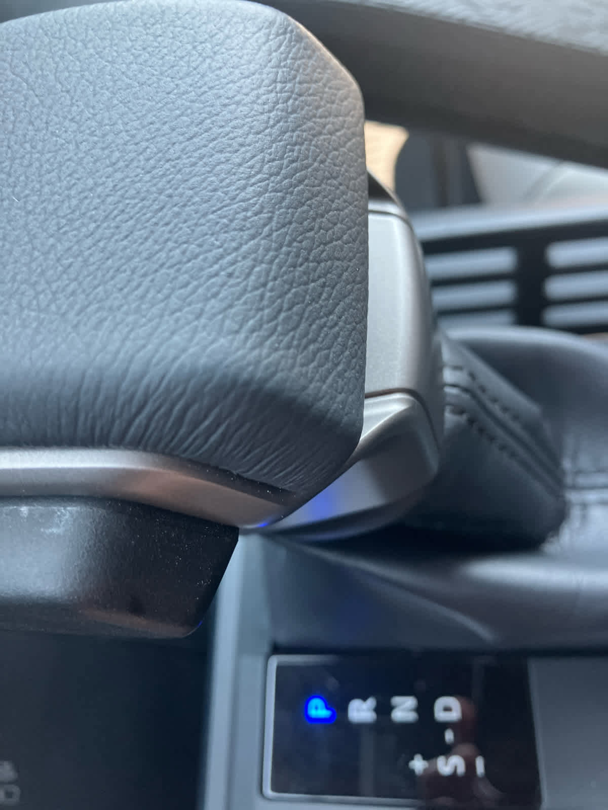 Used 2024 Toyota Tacoma Limited image 32