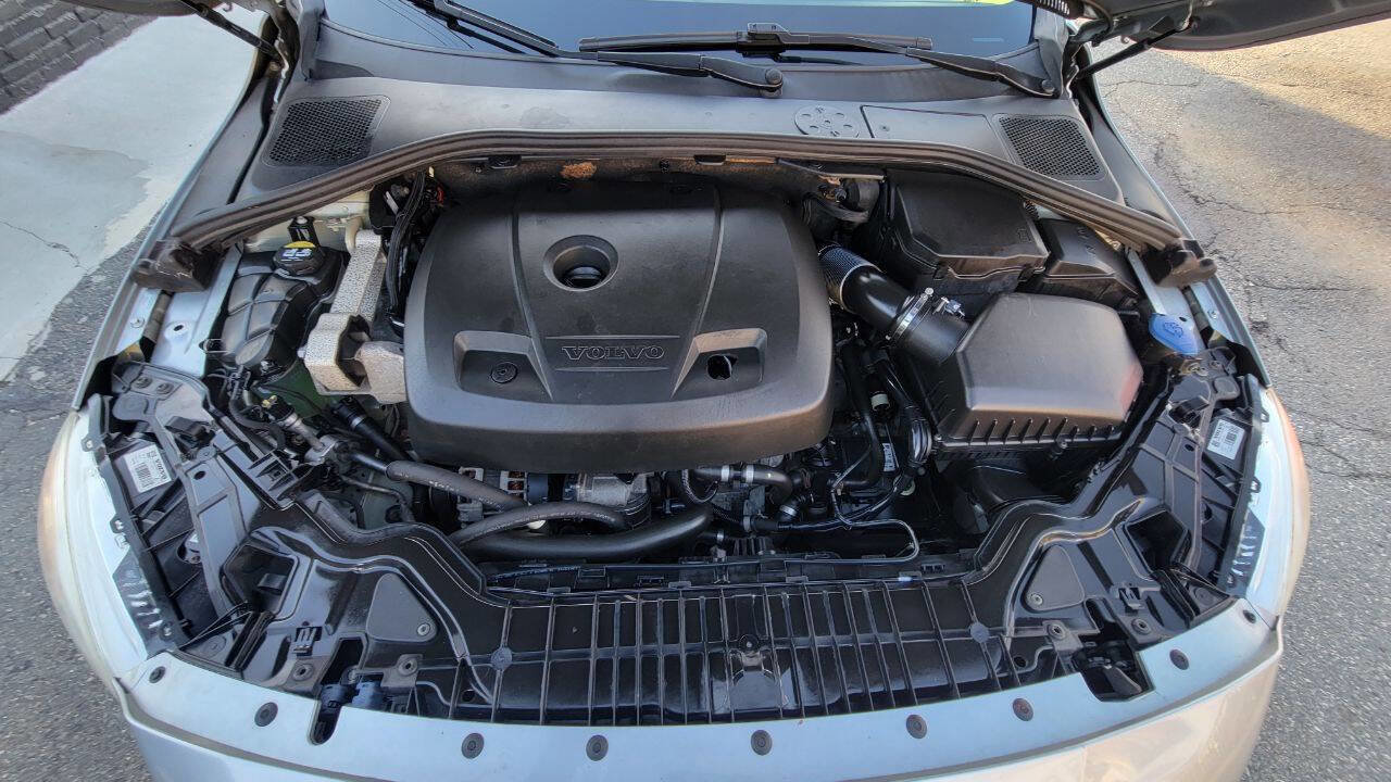 Used 2017 Volvo S60 T5 Dynamic image 29