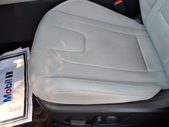 Used 2023 Hyundai Elantra Limited FWD image 7
