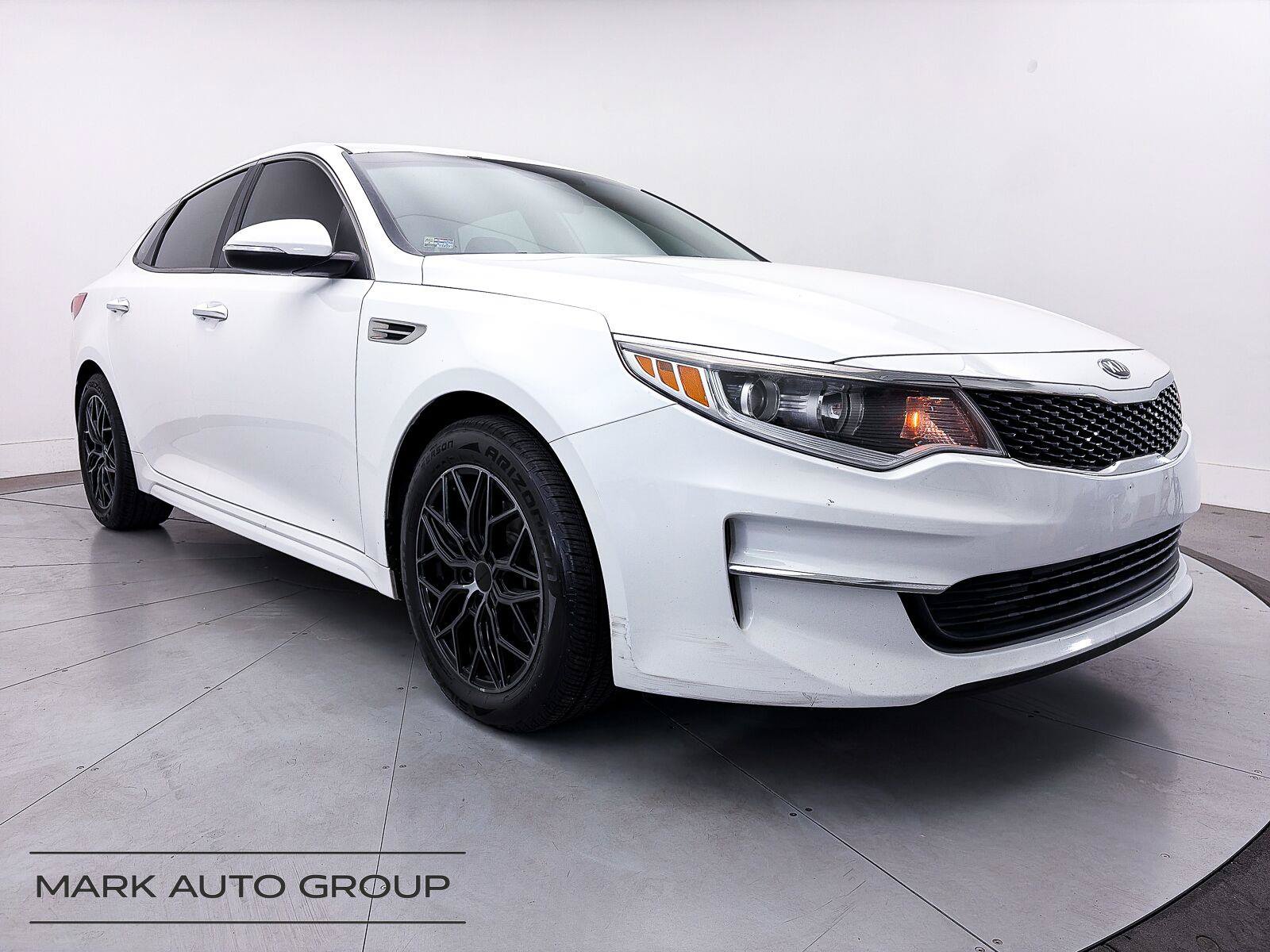 Used 2018 Kia Optima LX w/ 17" Alloy Wheels Package FWD image 1