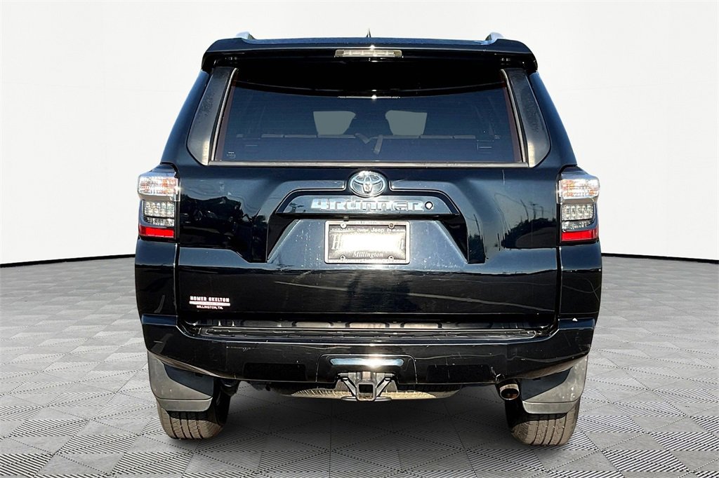 Used 2018 Toyota 4Runner SR5 Premium image 4