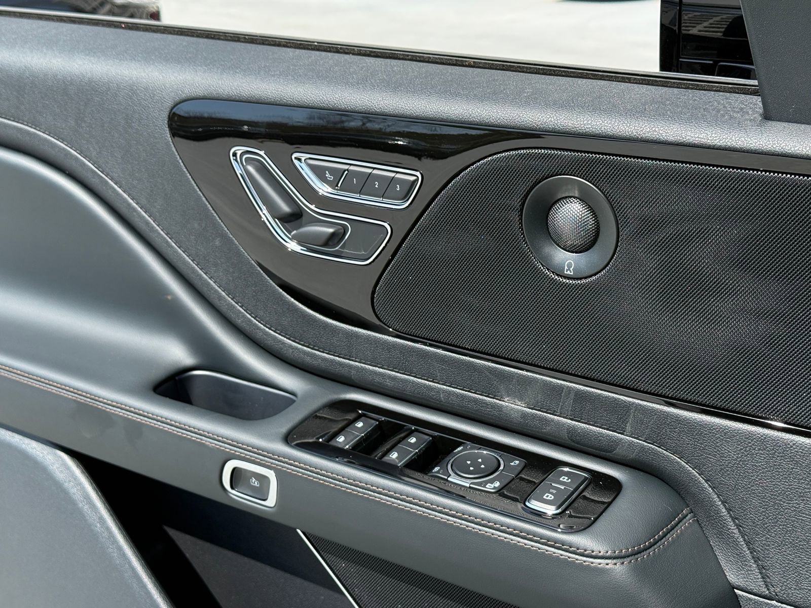 New 2026 Lincoln Aviator Reserve image 37