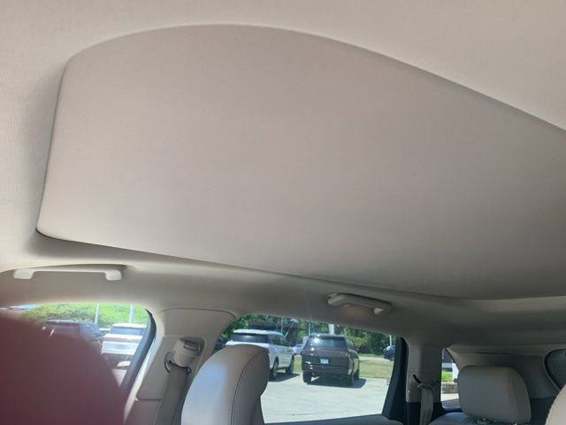 Used 2016 Lincoln MKX Reserve w/ Climate Package FWD image 11