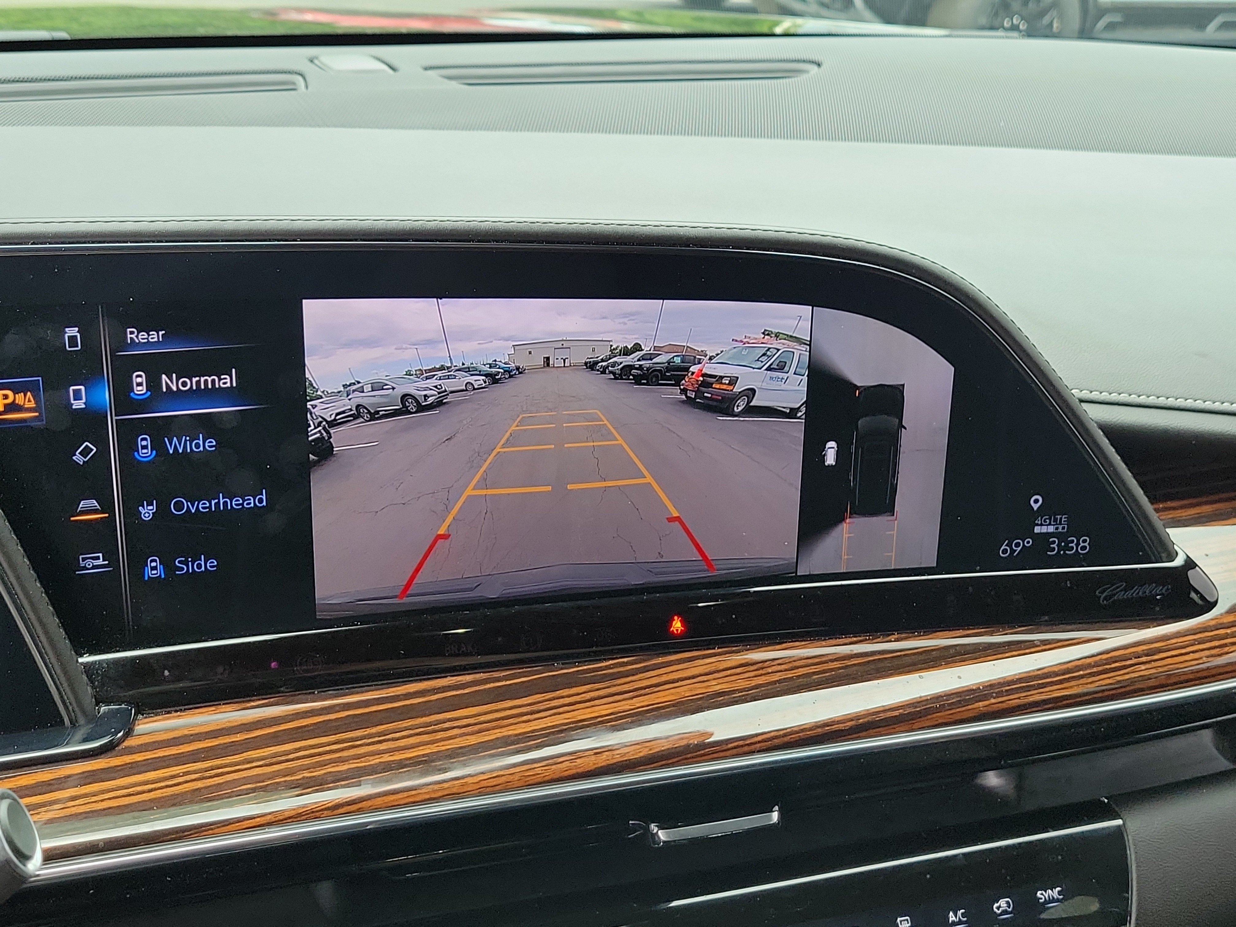Used 2021 Cadillac Escalade Premium Luxury AWD/4WD image 29