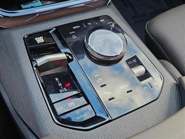 Used 2025 BMW X3 xDrive30i w/ Premium Package image 12