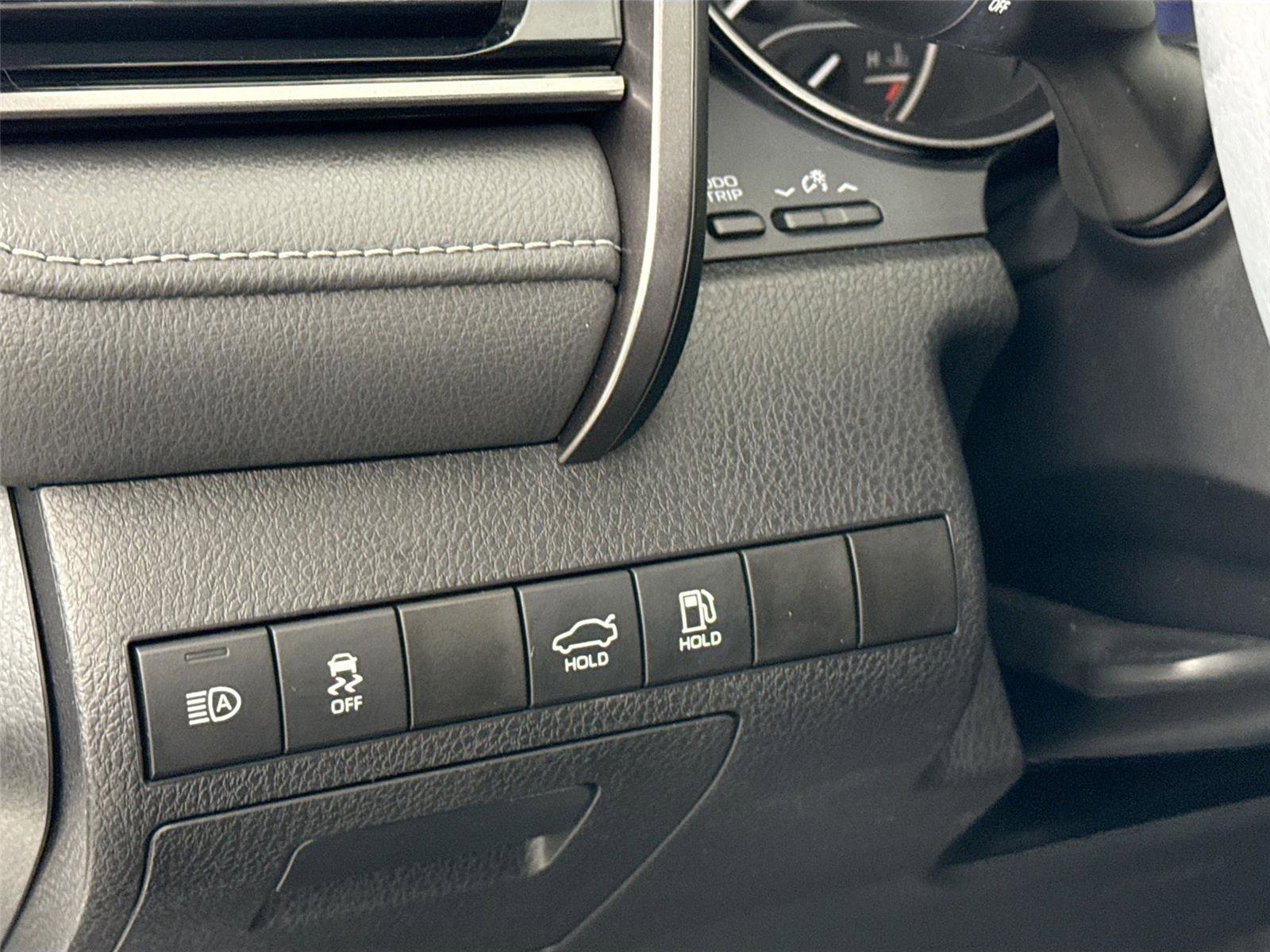 Certified 2023 Toyota Camry SE FWD image 14