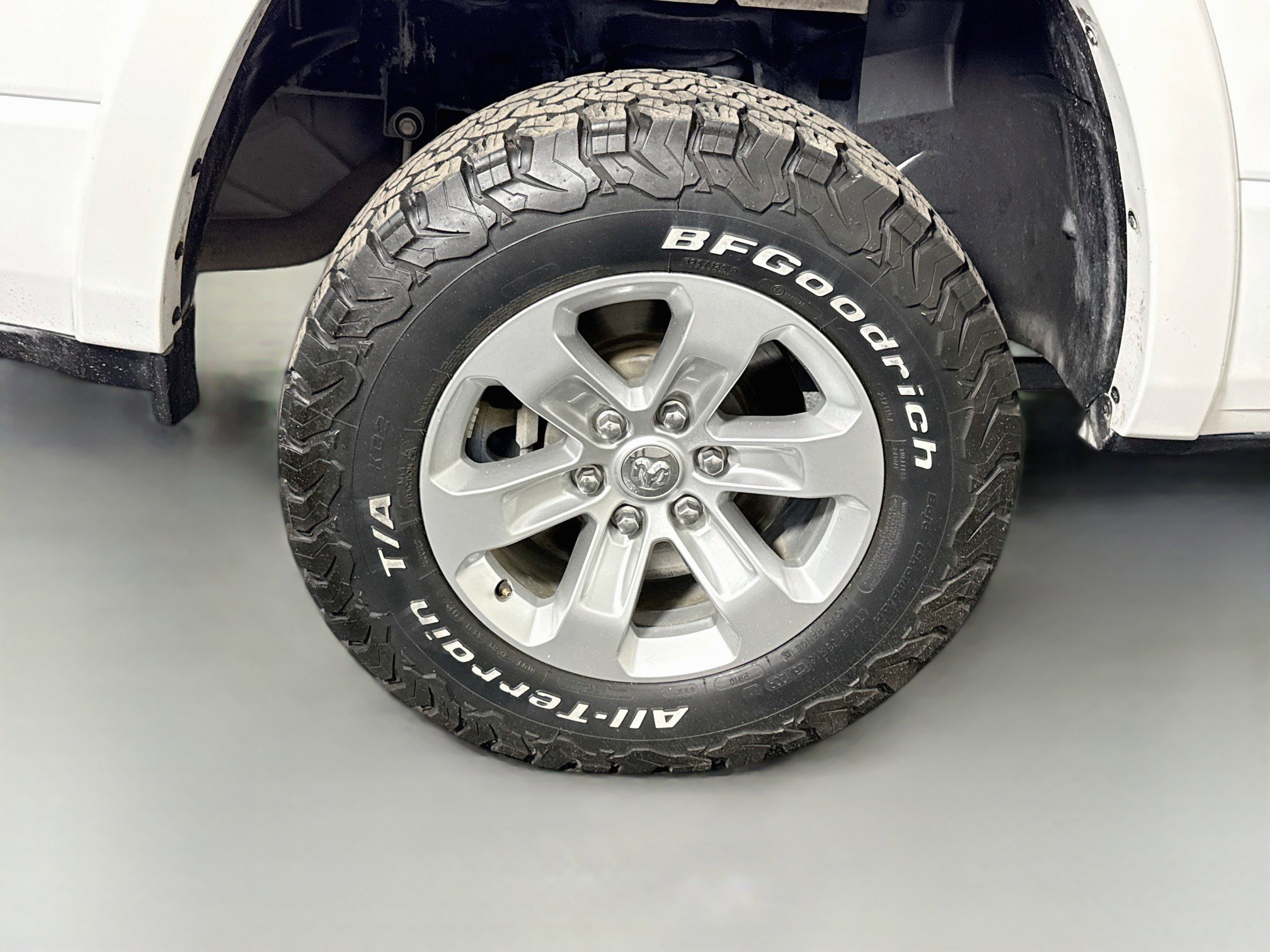 Used 2019 RAM 1500 Laramie AWD/4WD image 33