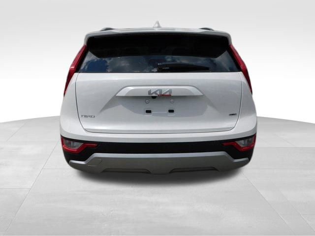 Used 2025 Kia Niro LX image 7