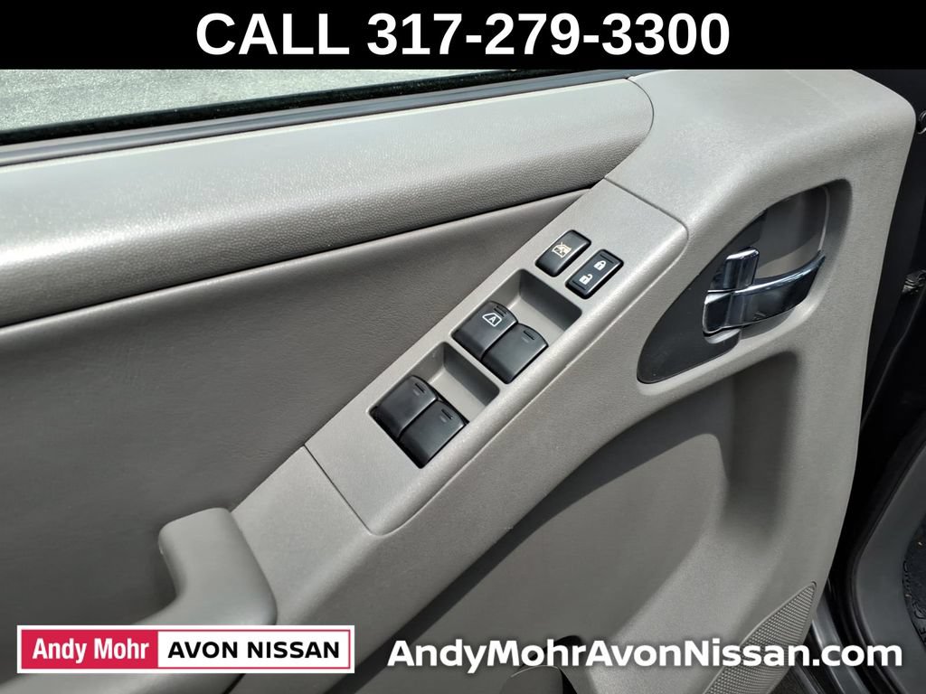 Used 2013 Nissan Frontier SL w/ Moonroof Pkg AWD/4WD image 14