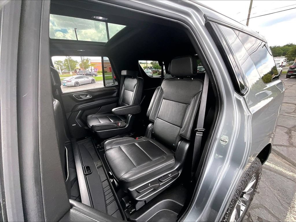 Used 2023 Chevrolet Tahoe Z71 w/ Luxury Package AWD/4WD image 14