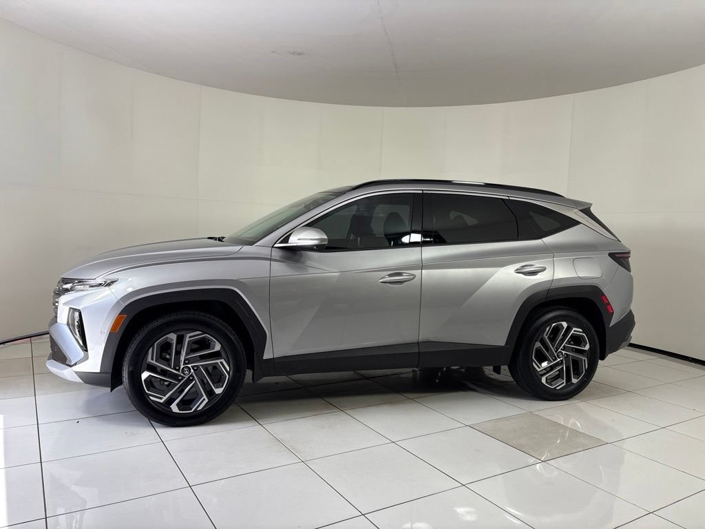 Used 2025 Hyundai Tucson Limited AWD/4WD image 2