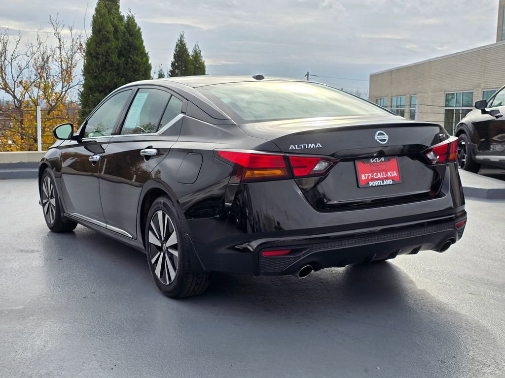 Used 2019 Nissan Altima 2.5 SV image 3